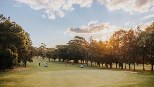 Hilltop Hideaway Family Escape Hilltop Hideaway Family Escape