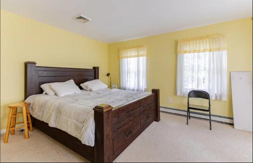 3Bedroom Spacious House with in-house Laundry and Dryer, Free WiFi in Taunton, USA