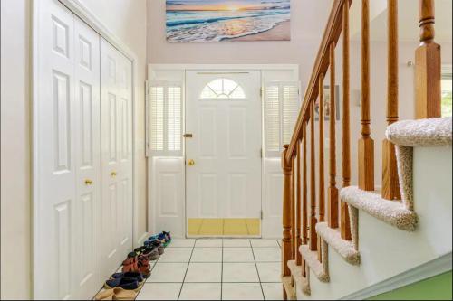 3Bedroom Spacious House with in-house Laundry and Dryer, Free WiFi in Taunton, USA