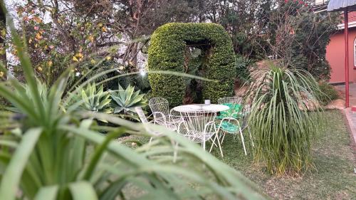 สวน, Lynn's Guest House in โฟร์วินด์