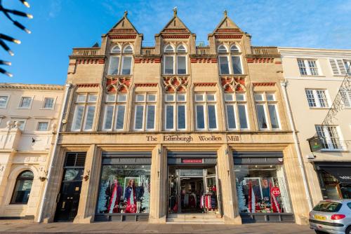 Cathedral View - An Exclusive Private Apartment on Cathedral Green, Exeter, Exeter (photo 6)