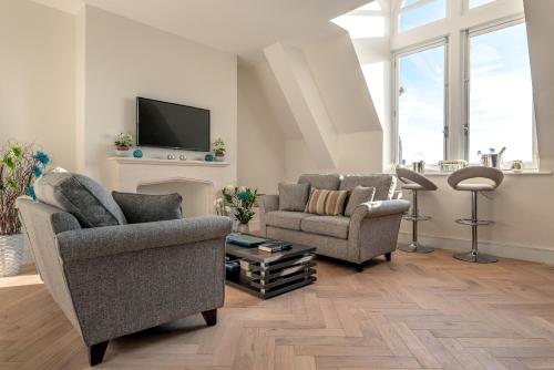 Cathedral View - An Exclusive Private Apartment on Cathedral Green, Exeter, Exeter (photo 10)