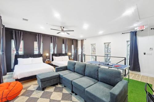 Sleeps 8 Apartment Near AT&T Stadium at Arlington in Arlington, USA