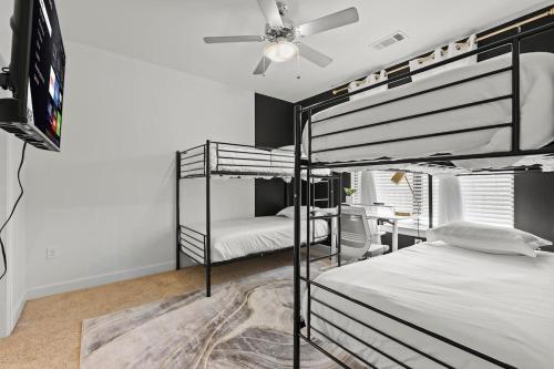 Sleeps 10 Lux 2B The Star Toyota Legacy West in Frisco, USA