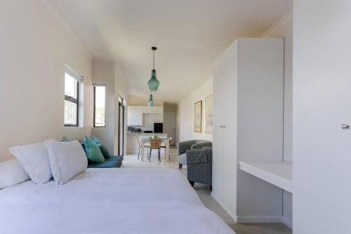 Lux Private Garden Studio - Sunset Beach