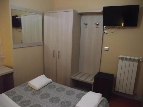 Hotel Elide - image 11