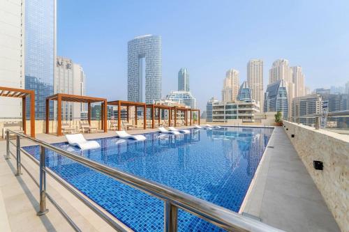 Classic Studio With Dubai Marina View, Дубай (фото 3)