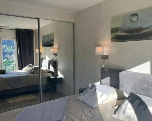 Maison conviviale à Fréjus avec piscine à débordement - image 5