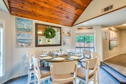 Cozy Texas Vacation Rental Near Lewisville Lake! in Lake Dallas, USA