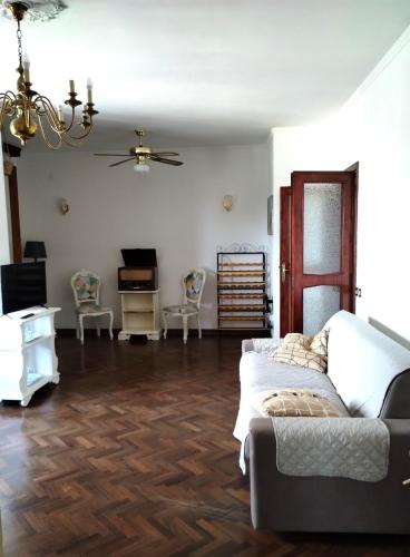 Vintage House 2