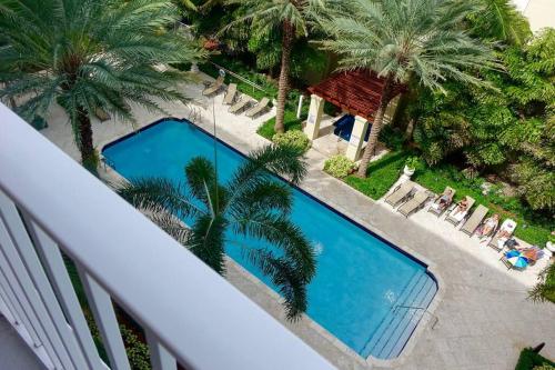 Luxurious, family-friendly 3BR condo on the water detail