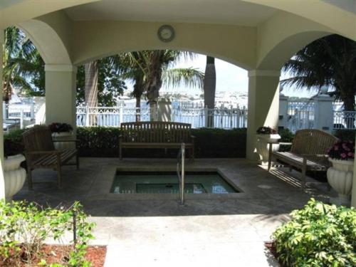 Luxurious, family-friendly 3BR condo on the water detail