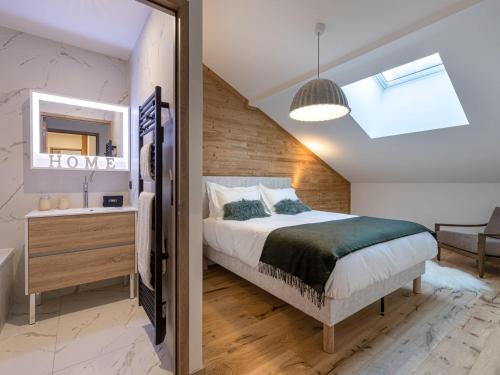 Appartement haut de gamme à Courchevel 1650 avec garage, balcon et WiFi - FR-1-575-167 (Appartement haut de gamme a Courchevel 1650 avec garage, balcon et WiFi - FR-1-575-167) in Куршевель