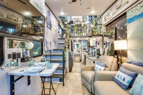 Tiny Home Near Lewisville Lake with Porch and Yard! in Lake Dallas, USA