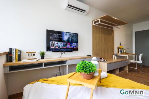 Infinity SkyPool - KL Suite KL Sentral Brickfield by GoMain, Kuala Lumpur