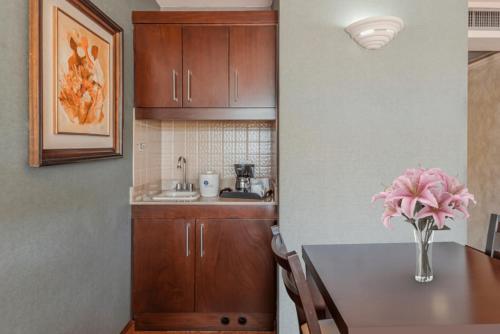 Standard Triple Room image 2