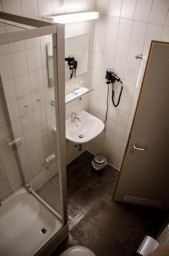 Bathroom, Hotel Blaue Traube in Schongau