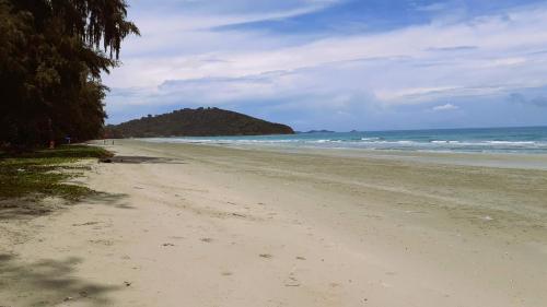 Beach front Apartment with Sea View VIP CONDOCHAIN Beach front Apartment with Sea View VIP CONDOCHAIN