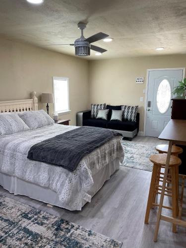 Studio B in Auburndale (FL)