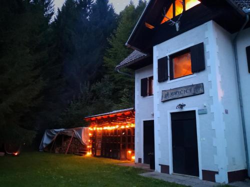 Viesnīcas āriene, Ski Cottage in Komarna Vas