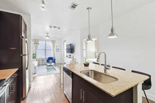 Spacious 1B with Pool Near Toyota HQ The Star Legacy West in Frisco, USA