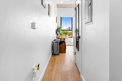 Trendy South End Studio Trendy South End Studio