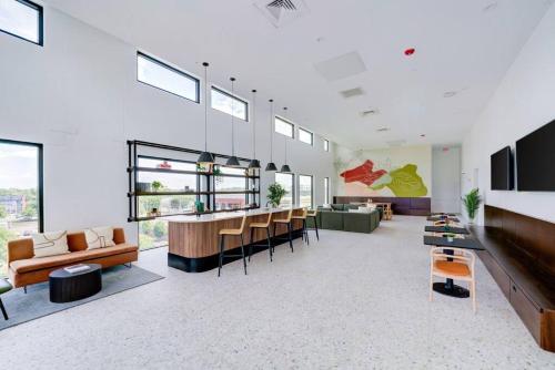 Trendy South End Studio Trendy South End Studio