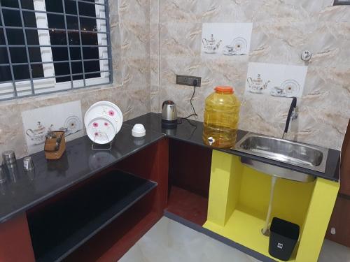 ห้องครัว, บ้านเดี่ยว 2 ห้องนอน 1 ห้องน้ำส่วนตัว ขนาด 120 ตร.ม. – เมตาคัลลี (Jk homestay ) in เมตาคัลลี