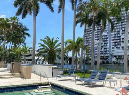 NEW! Penthouse Waterfront with Oceanview Renovated in Fort Lauderdale, USA