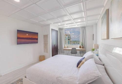 NEW! Penthouse Waterfront with Oceanview Renovated in Fort Lauderdale, USA