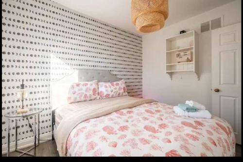 Grand 3 BR Toronto Victorian Entire Home - Tap to explore photos