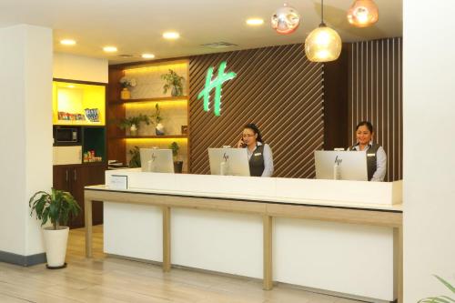Front desk [24-hour]