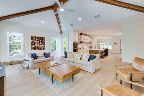 Compass Rose, 9 bed, 8,5 bath with amazing views! in Anna Maria, USA