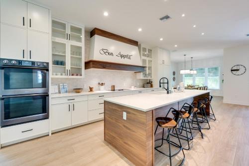 Compass Rose, 9 bed, 8,5 bath with amazing views! in Anna Maria, USA