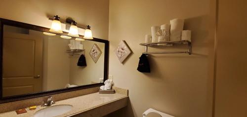 Best Western Plus Emory At Lake Fork Inn & Suites - image 11