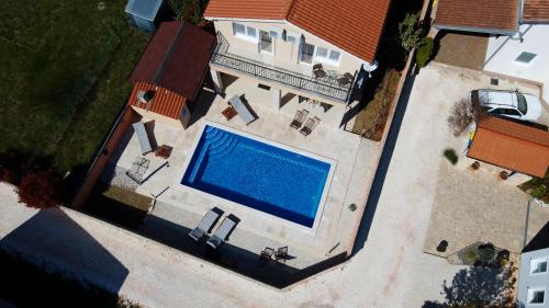 Villa Dorina, Marčana