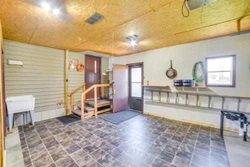 Yale Home in the Heart of Pheasant Hunting Country in Cavour
