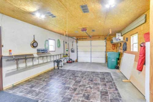 Yale Home in the Heart of Pheasant Hunting Country in Cavour