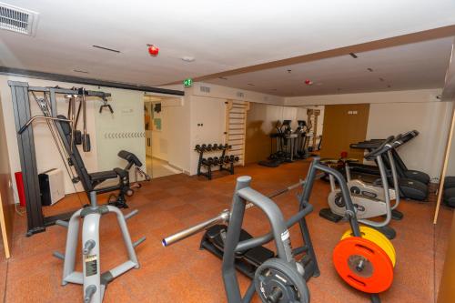 Double or Twin Room image 5