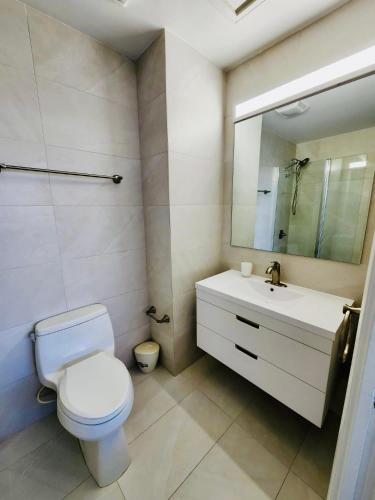 7Mile Beachfront Apartment - image 3