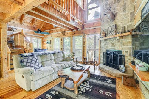 Cabin with Community Perks Half-Mi to Ober Mountain in Gatlinburg, USA