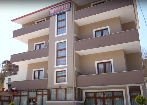 Hotel Kurativ "Myzeqeja"