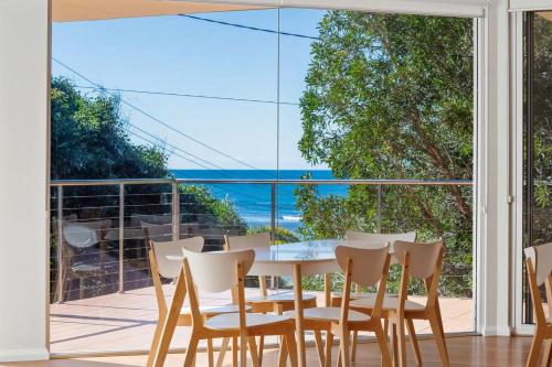 Modern Beach Mansion 2 Minutes from Water