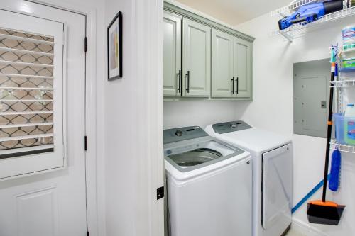 Lake Access Pet-Friendly Duplex in Hot Springs! Lake Access Pet-Friendly Duplex in Hot Springs!