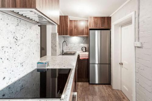 Modern Heritage Home - Stunning Bridge Views - image 6