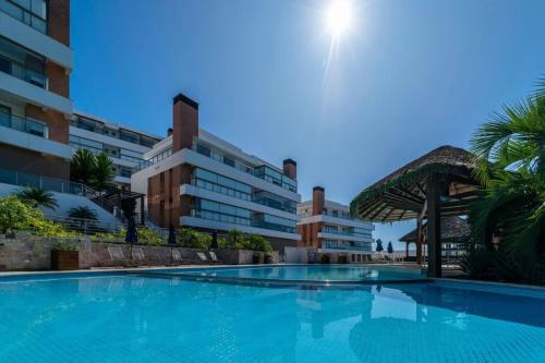 สระว่ายน้ำ, 205 - Incrível apartamento de Luxo no Centro de Bombinhas (205 - Incrivel apartamento de Luxo no Centro de Bombinhas) in บอมบิญาส