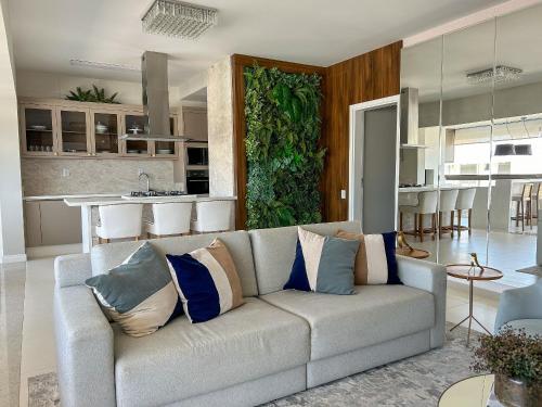205 - Incrível apartamento de Luxo no Centro de Bombinhas (205 - Incrivel apartamento de Luxo no Centro de Bombinhas) in บอมบิญาส