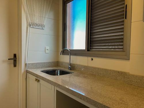 205 - Incrível apartamento de Luxo no Centro de Bombinhas (205 - Incrivel apartamento de Luxo no Centro de Bombinhas) in บอมบิญาส