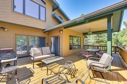 Forested Home in Flagstaff with Large Deck and Grill! in Flagstaff külváros