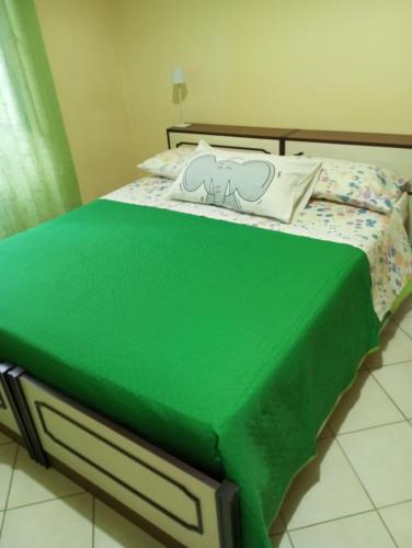 1 queen bed, 1 twin bed